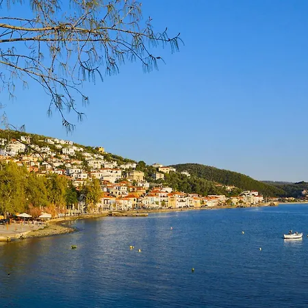 με θέα το ηλιοβασιλεμα 2 Afissos